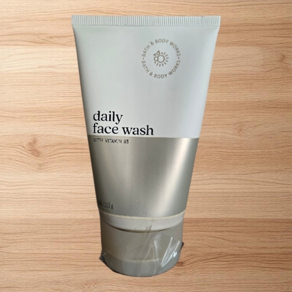Sonia Kashuk Self-Care Beauty Bundle | Skincare & Accessories - Picture 6 of 7